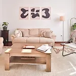 Apartment Modern - Free Private Parking