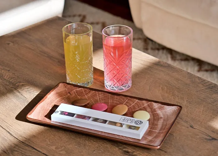 Modern - Free Private Parking